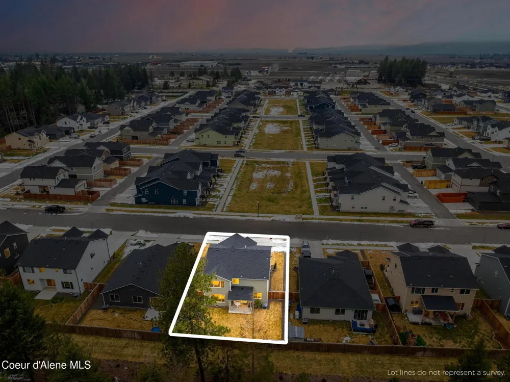 815 E Burdock Loop Hayden, ID 83835