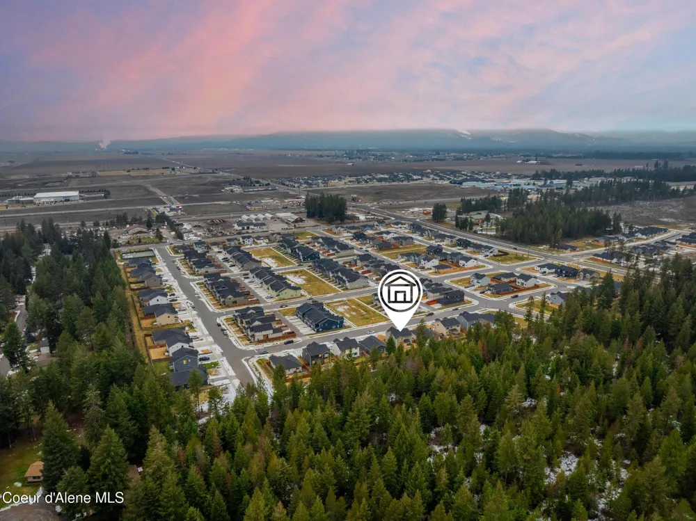 815 E Burdock Loop Hayden, ID 83835