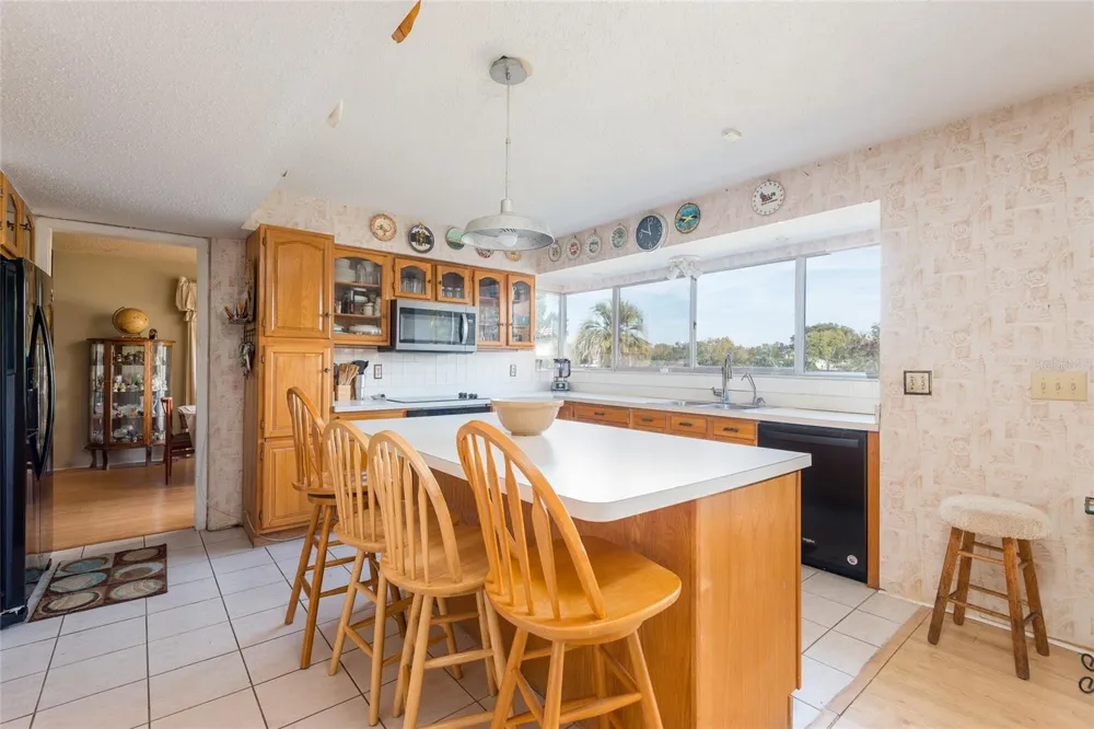 6809 TWELVE OAKS BOULEVARD Tampa, FL 33634