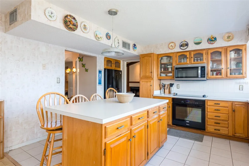 6809 TWELVE OAKS BOULEVARD Tampa, FL 33634