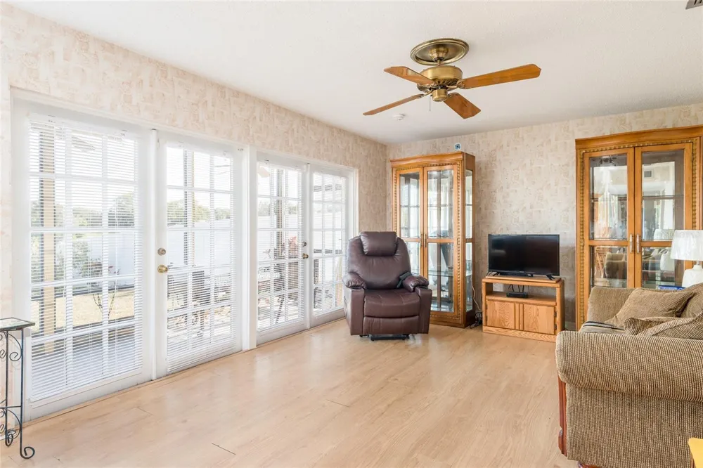 6809 TWELVE OAKS BOULEVARD Tampa, FL 33634