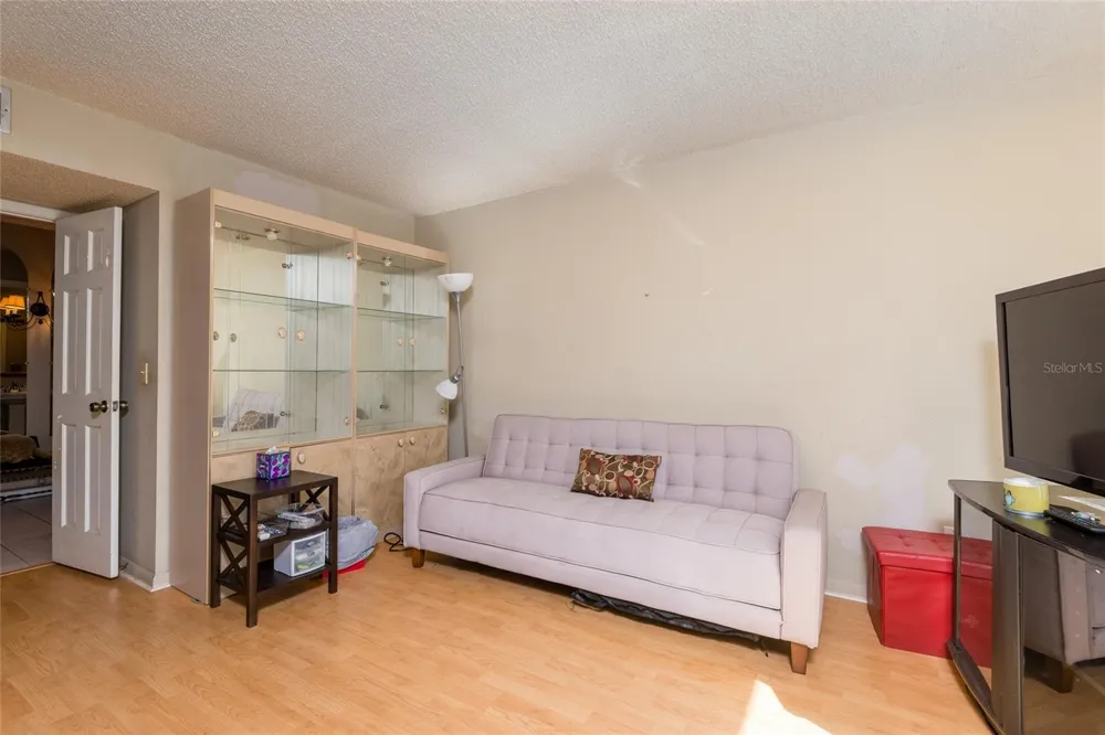 6809 TWELVE OAKS BOULEVARD Tampa, FL 33634