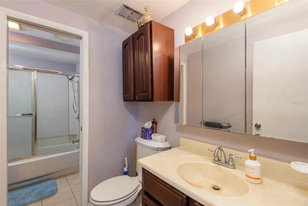 6809 TWELVE OAKS BOULEVARD Tampa, FL 33634