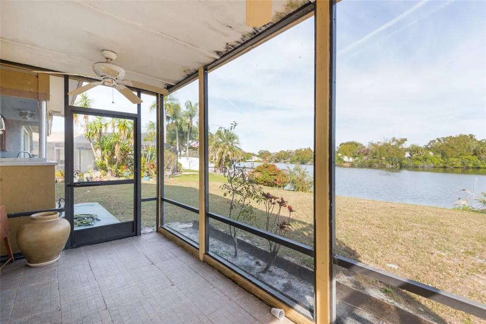 6809 TWELVE OAKS BOULEVARD Tampa, FL 33634