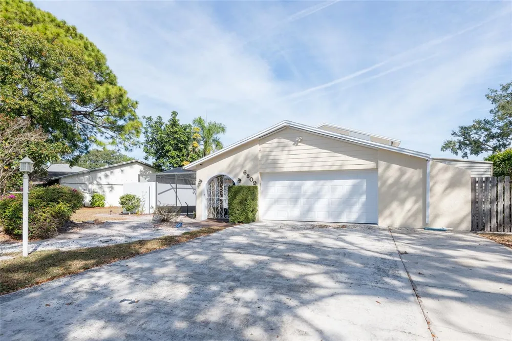 6809 TWELVE OAKS BOULEVARD Tampa, FL 33634