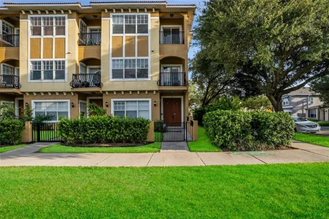 111 ALBANY AVENUE #16