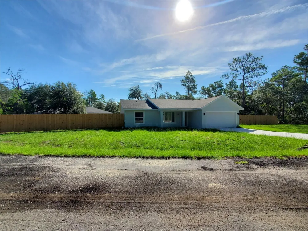 15 FISHER WAY PLACE Ocklawaha, FL 32179