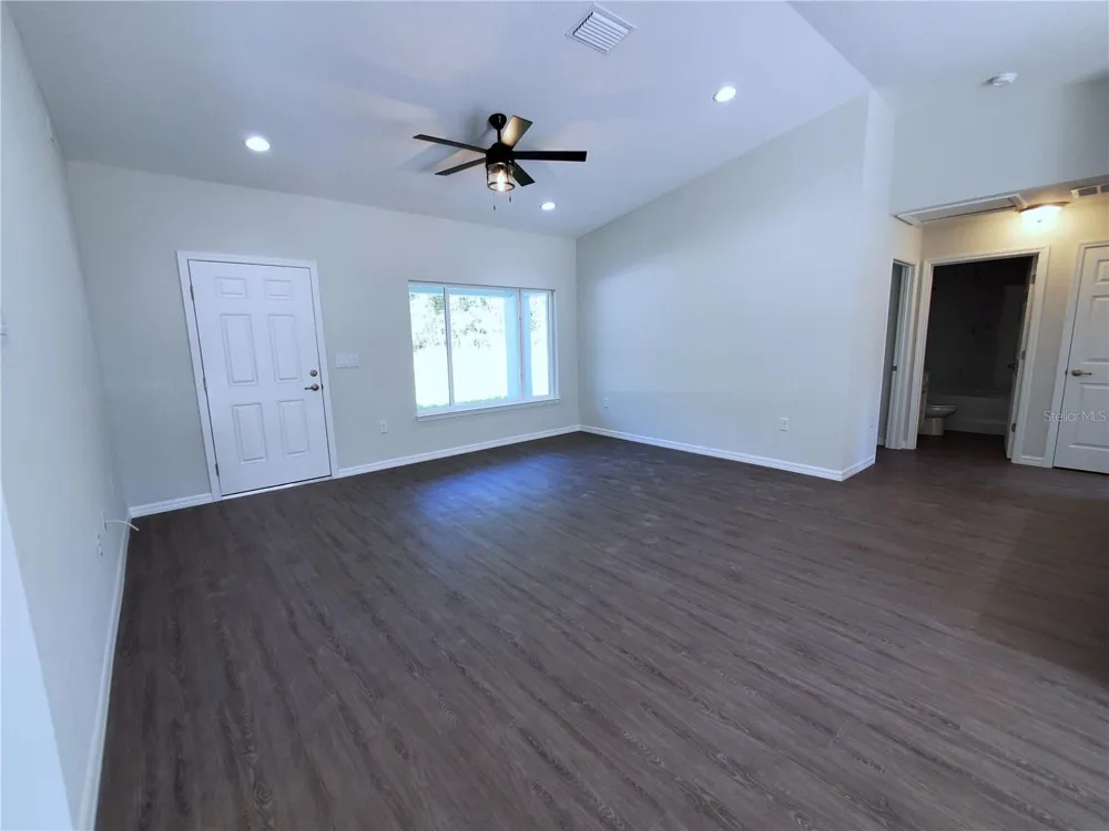 15 FISHER WAY PLACE Ocklawaha, FL 32179