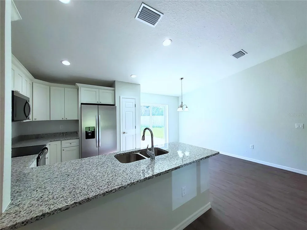 15 FISHER WAY PLACE Ocklawaha, FL 32179