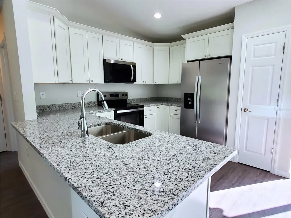 15 FISHER WAY PLACE Ocklawaha, FL 32179