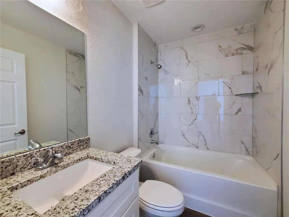 15 FISHER WAY PLACE Ocklawaha, FL 32179