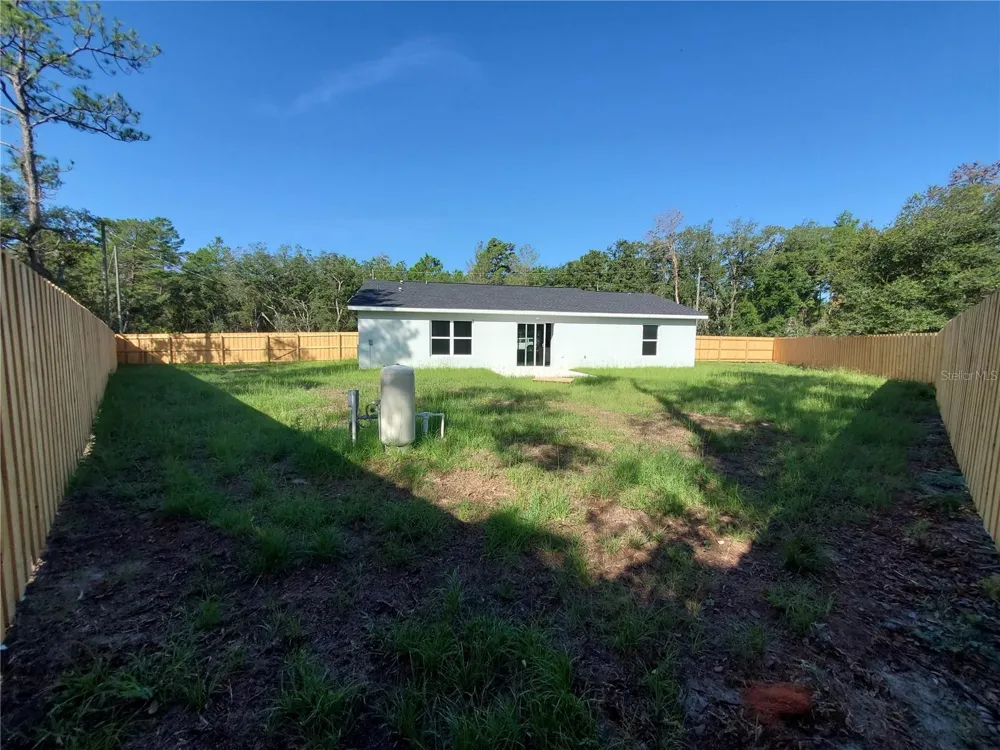 15 FISHER WAY PLACE Ocklawaha, FL 32179