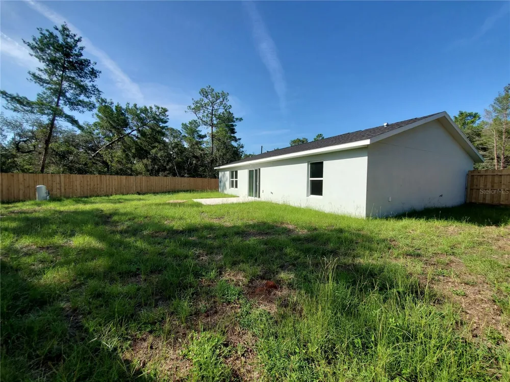 15 FISHER WAY PLACE Ocklawaha, FL 32179