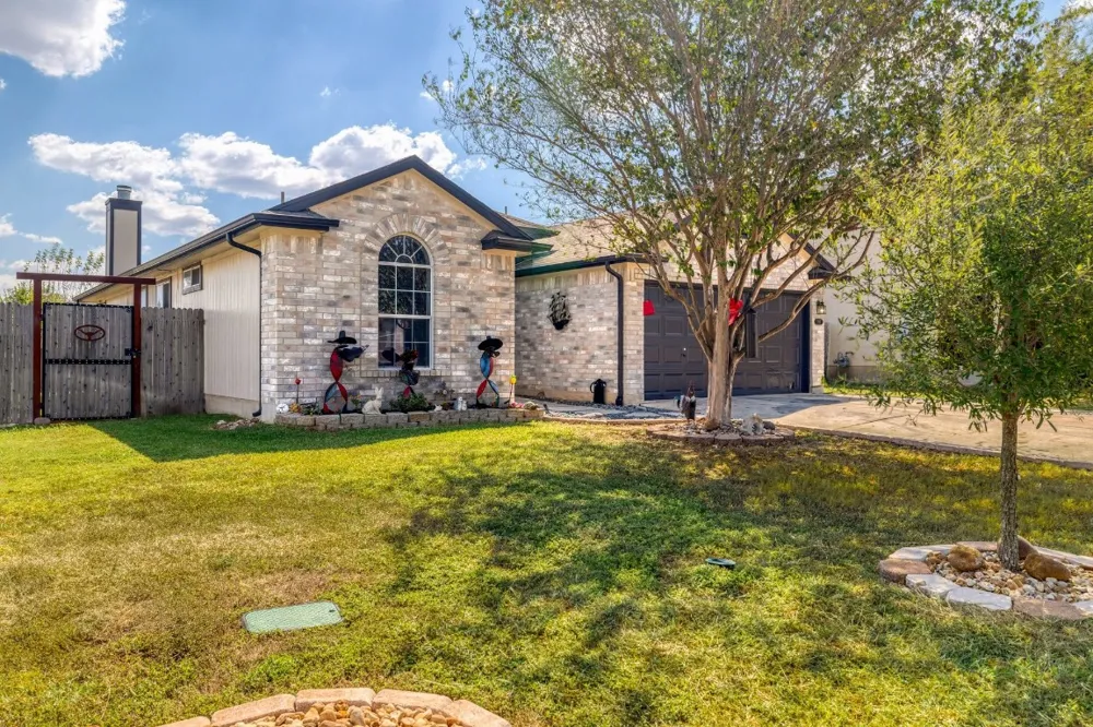 203 Endeavour Kyle, TX 78640