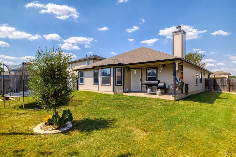 203 Endeavour Kyle, TX 78640