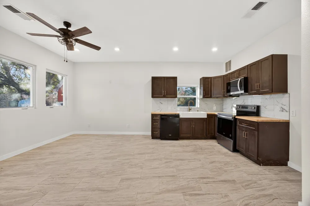 6775 Silver Creek Azle Road Azle, TX 76020