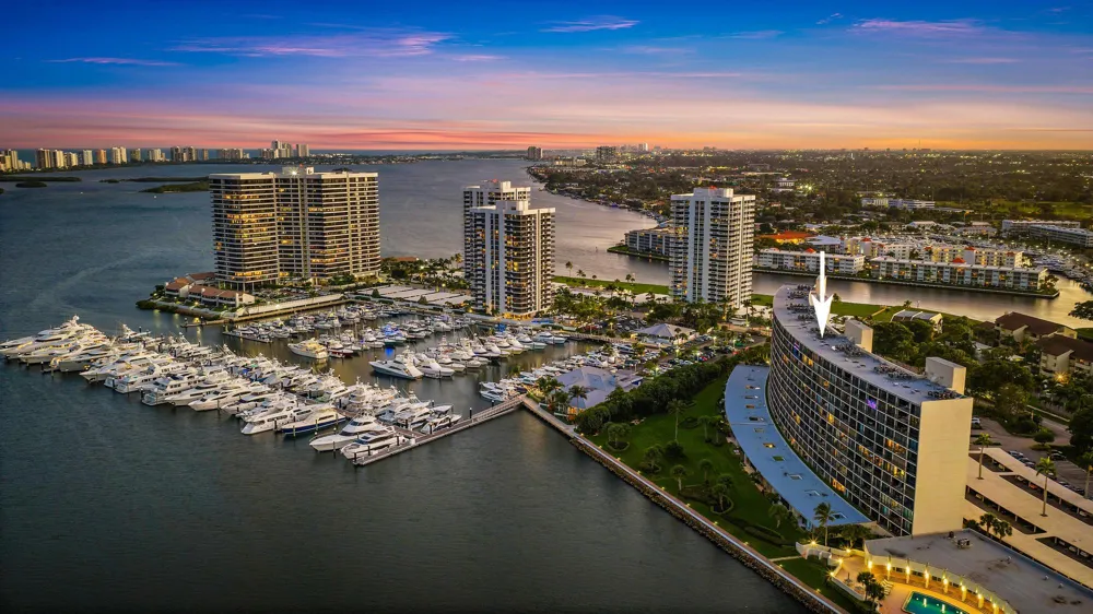 124 Lakeshore Drive #9290