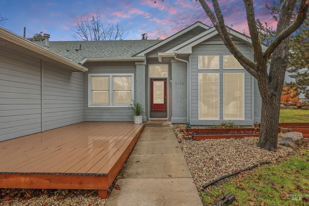 3358 E Boulder Heights Dr.