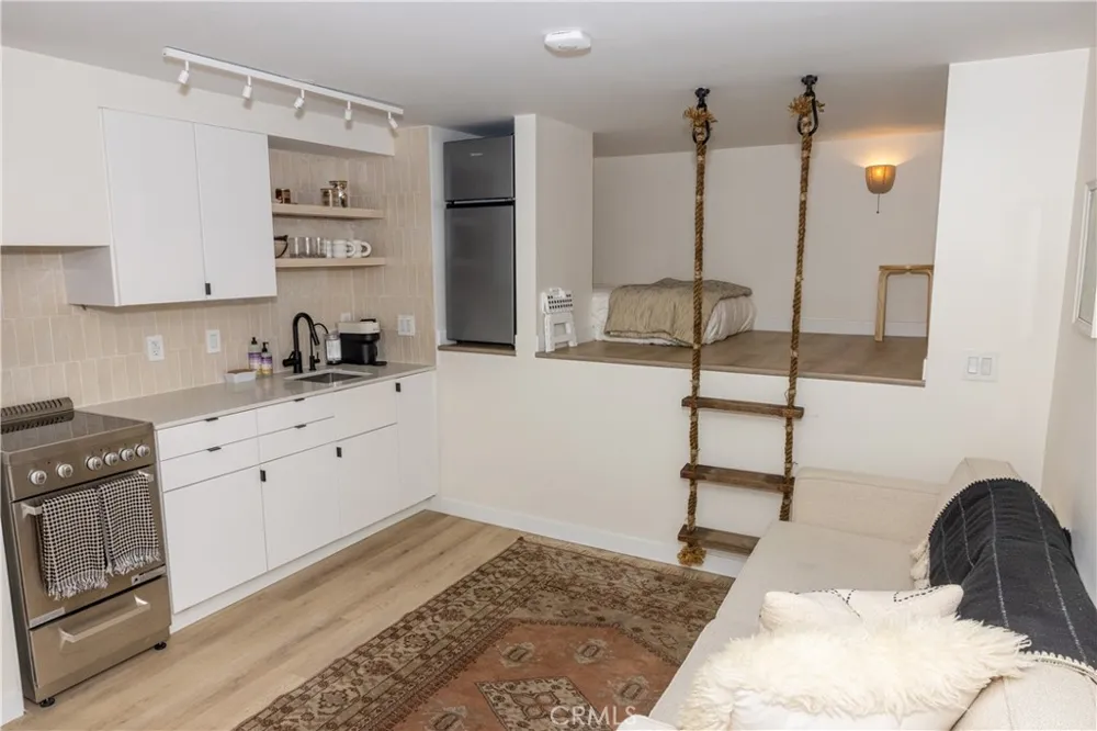 160 Avenida Florencia #C San Clemente, CA 92672