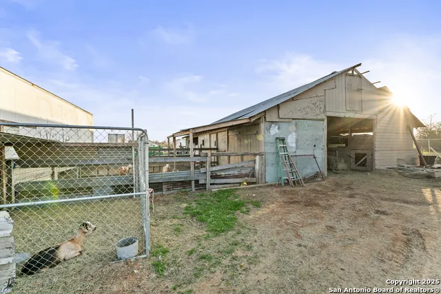 16851 Griffin Rd #2 Atascosa, TX 78002