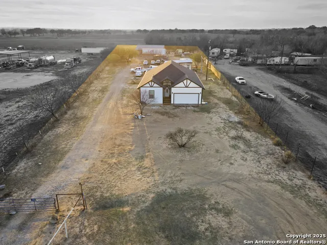 16851 Griffin Rd #2 Atascosa, TX 78002