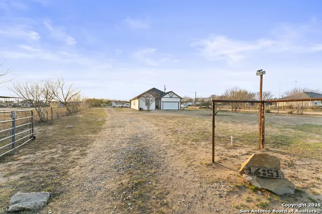 16851 Griffin Rd #2 Atascosa, TX 78002