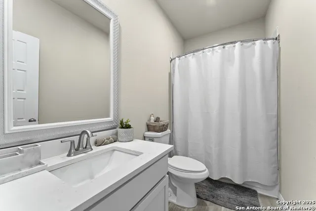 16851 Griffin Rd #2 Atascosa, TX 78002