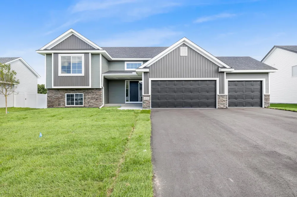 18545 Salem Street NW