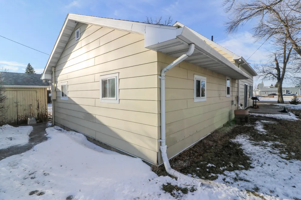 118 2nd Avenue NE Mayville, ND 58257