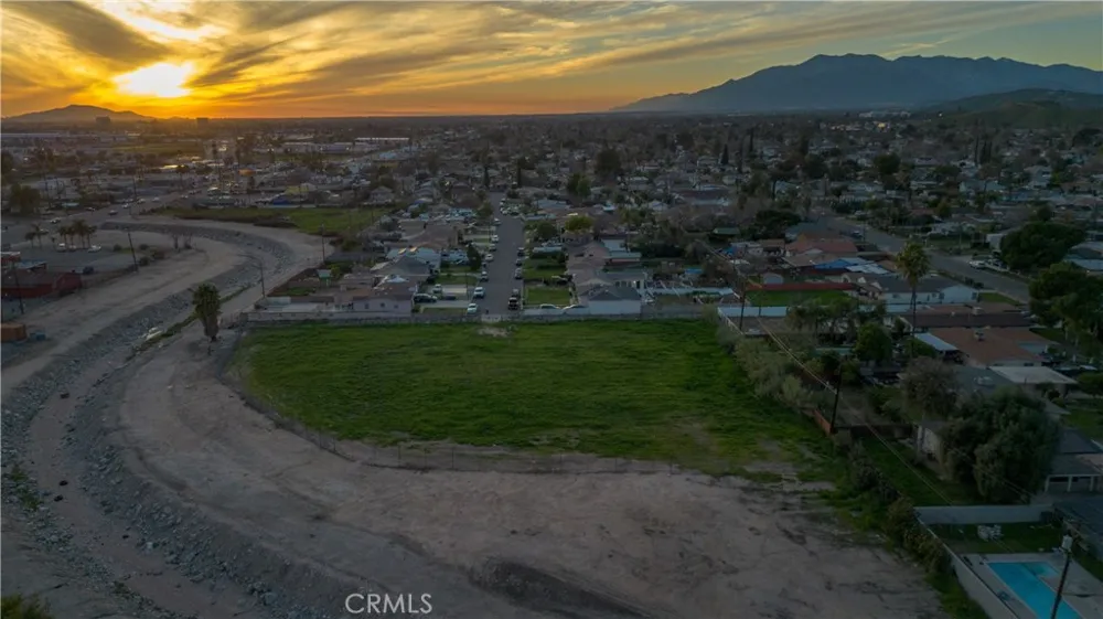 25608 Walker San Bernardino, CA 92404
