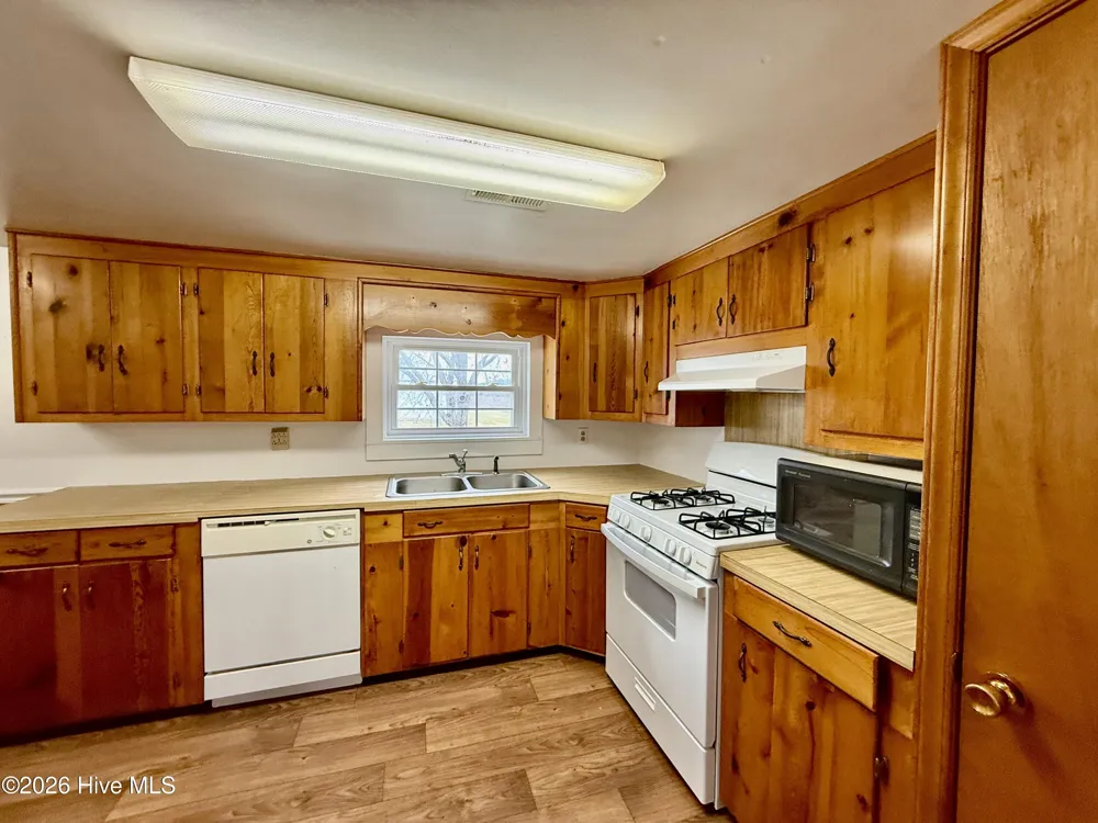 4549 Loop Road Scranton, NC 27875
