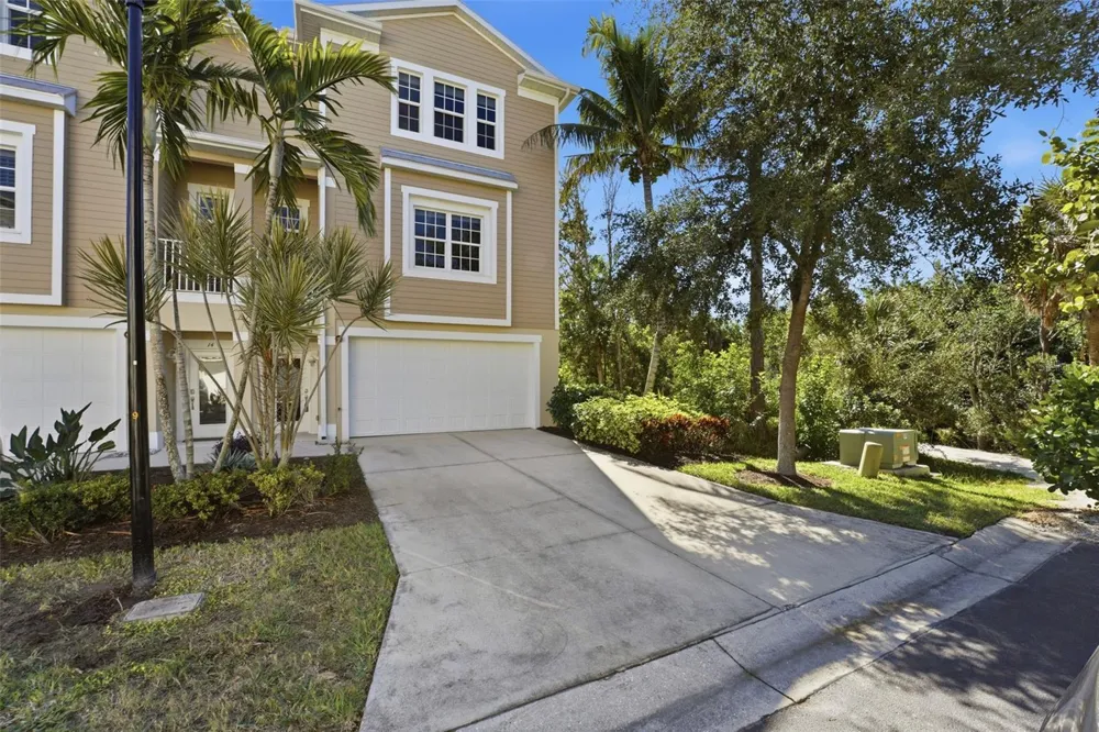 10311 LANDS END CIRCLE #13 Placida, FL 33946