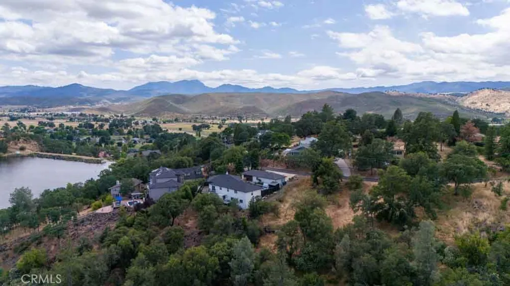 18337 North Shore Drive Hidden Valley Lake, CA 95467