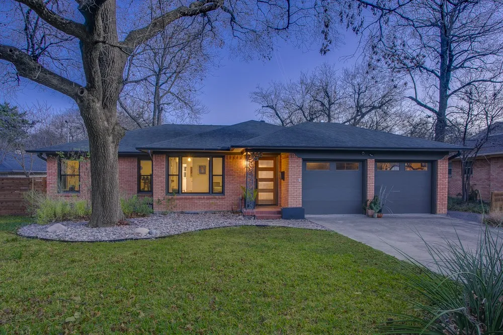 1910 Lansford Avenue