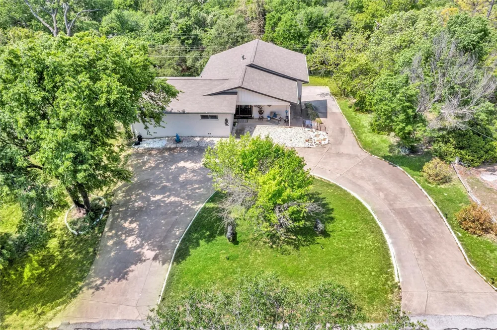 110 Vanshire Road W Lakeside, TX 76108
