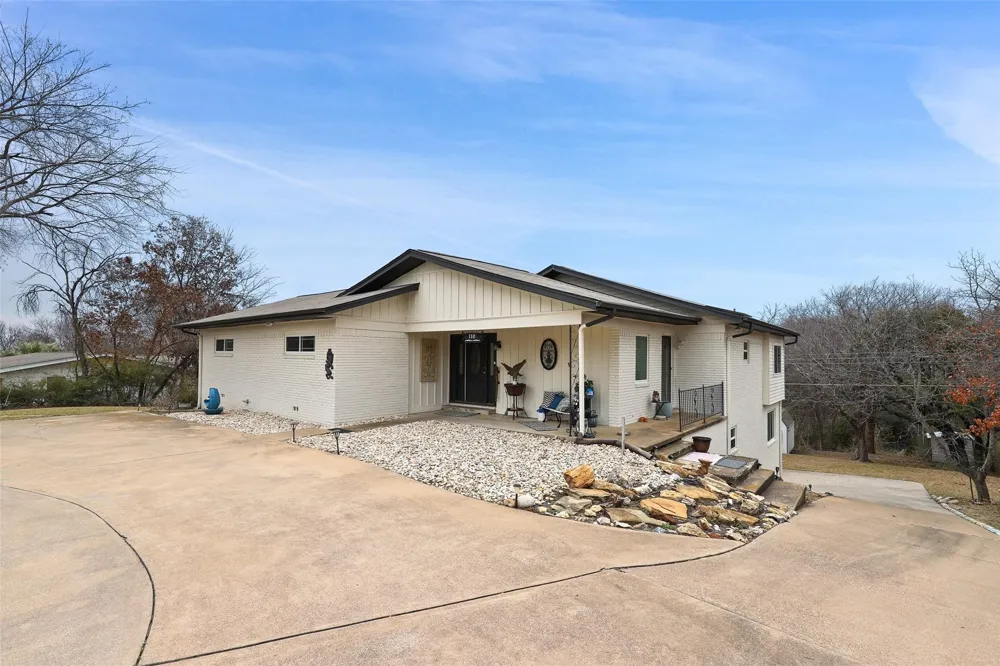 110 Vanshire Road W Lakeside, TX 76108