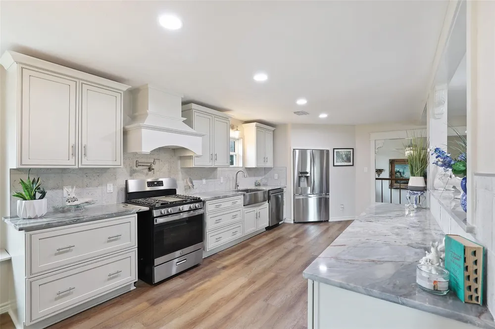 110 Vanshire Road W Lakeside, TX 76108