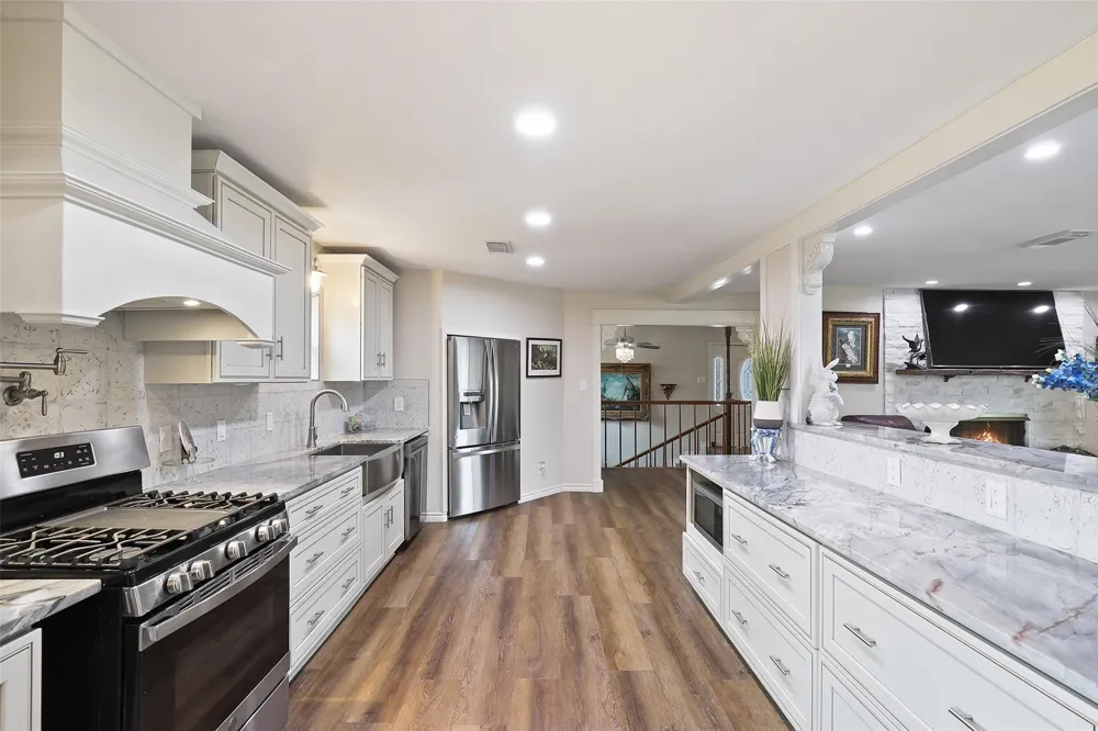110 Vanshire Road W Lakeside, TX 76108