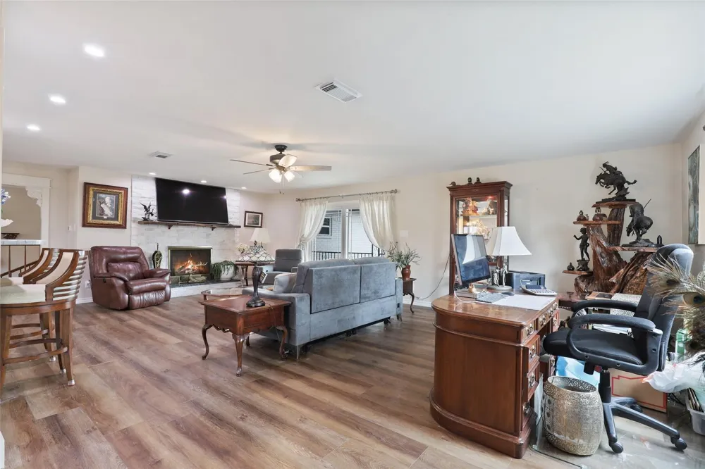 110 Vanshire Road W Lakeside, TX 76108
