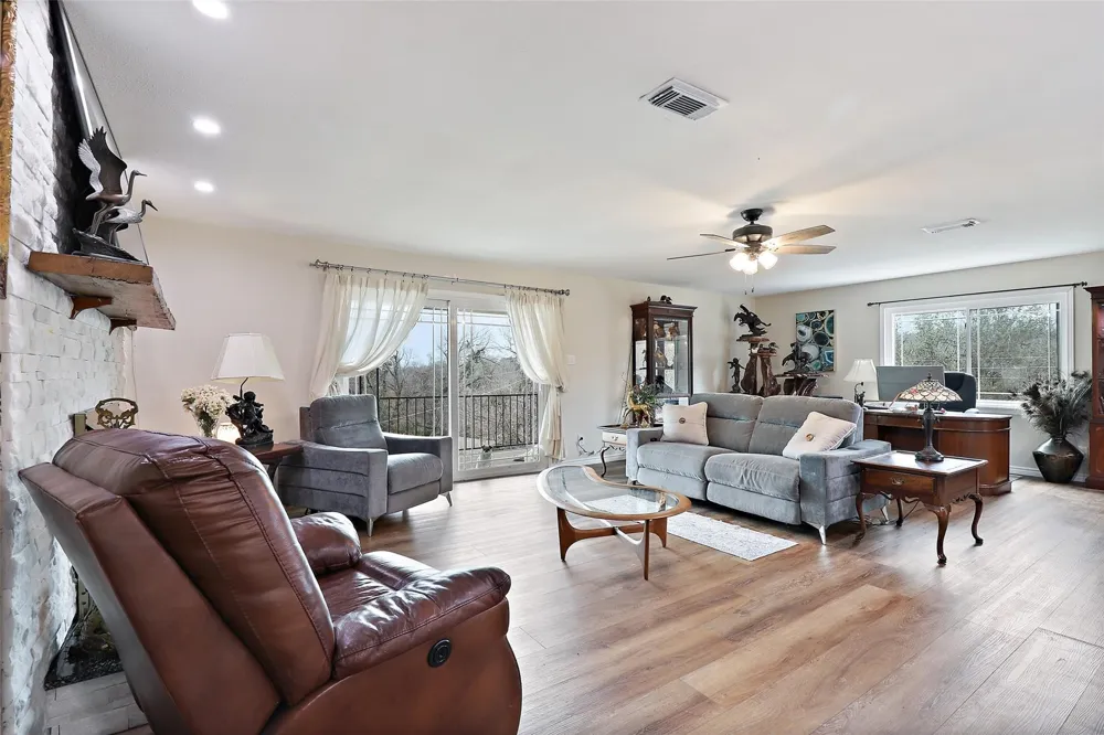 110 Vanshire Road W Lakeside, TX 76108