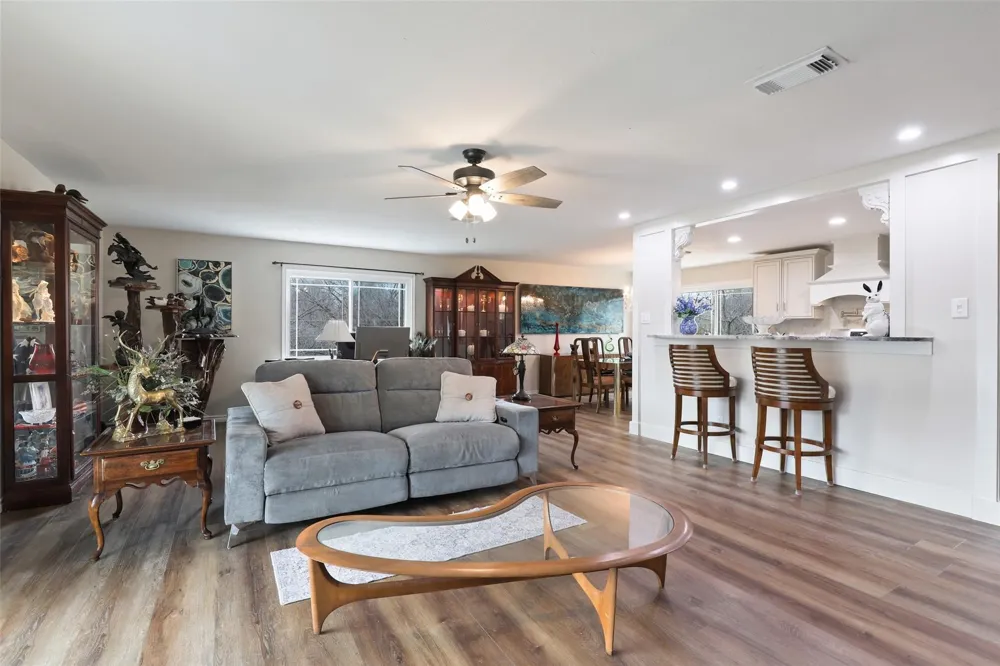 110 Vanshire Road W Lakeside, TX 76108