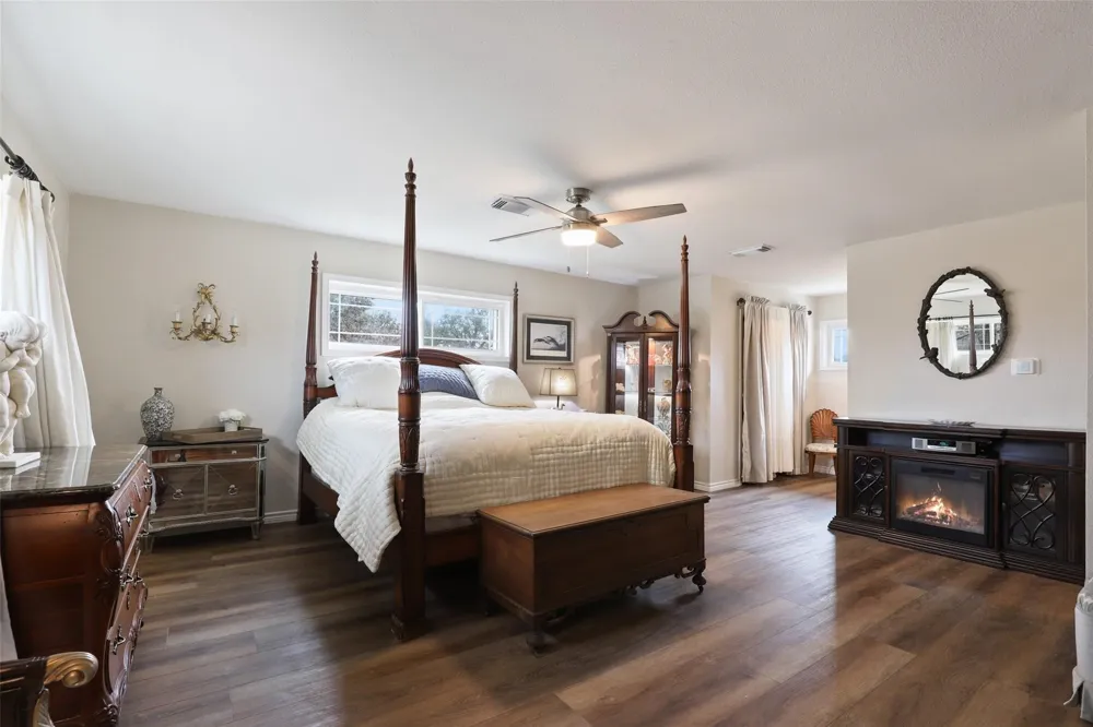 110 Vanshire Road W Lakeside, TX 76108
