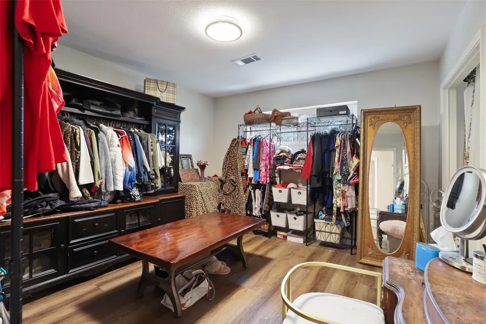 110 Vanshire Road W Lakeside, TX 76108