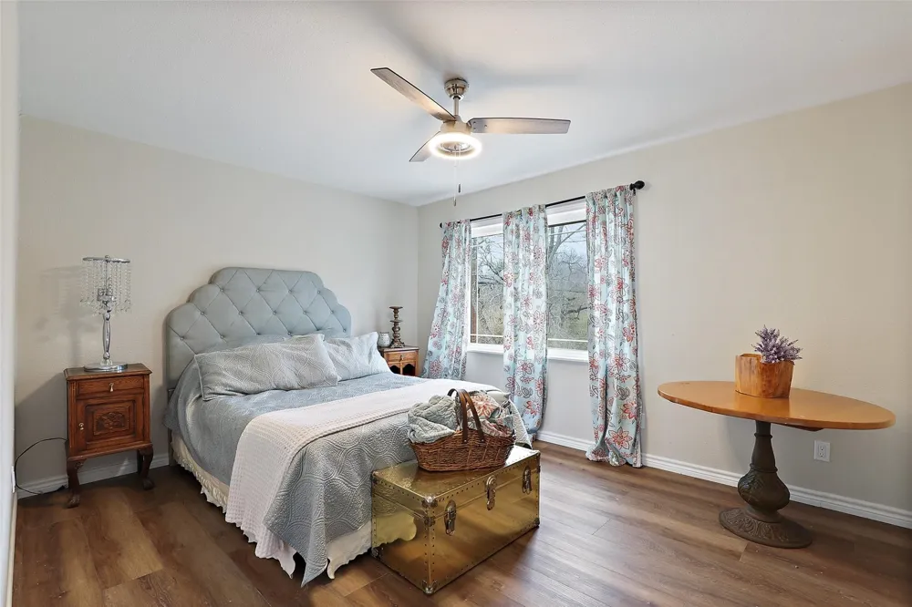 110 Vanshire Road W Lakeside, TX 76108