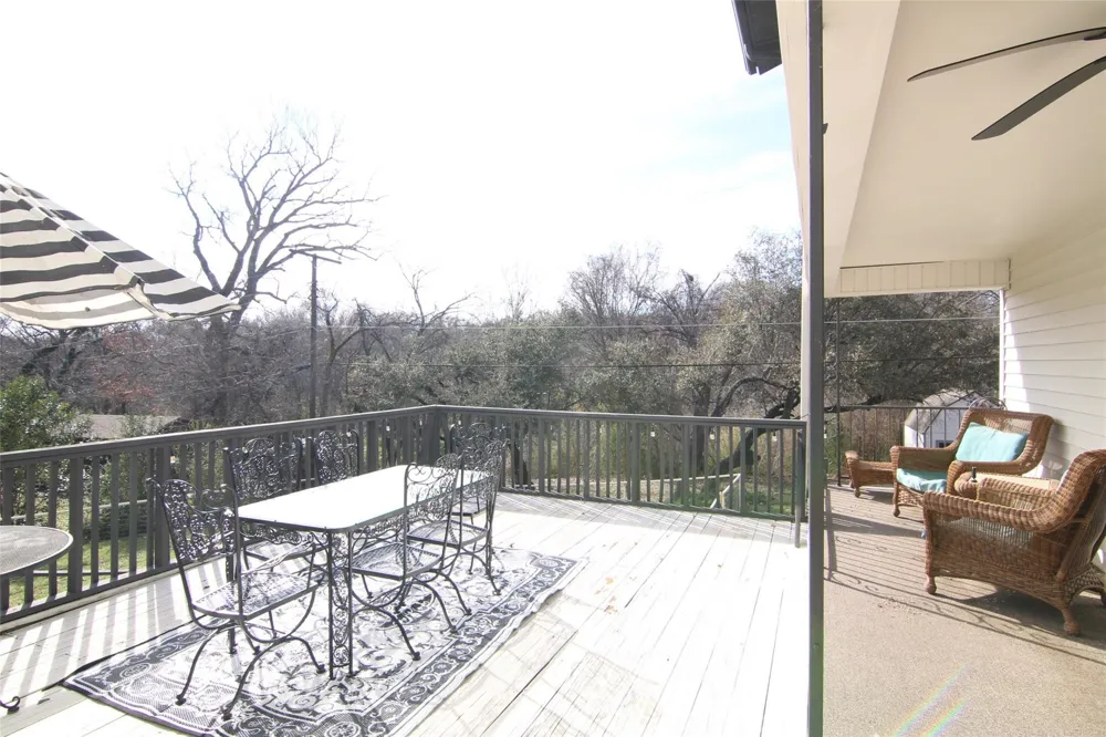 110 Vanshire Road W Lakeside, TX 76108