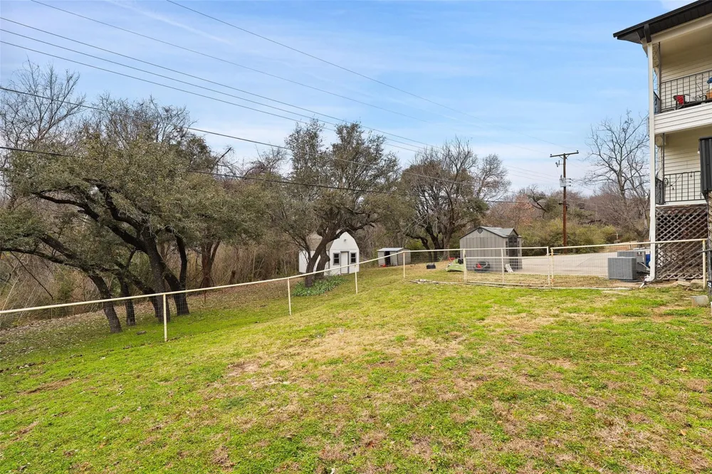 110 Vanshire Road W Lakeside, TX 76108
