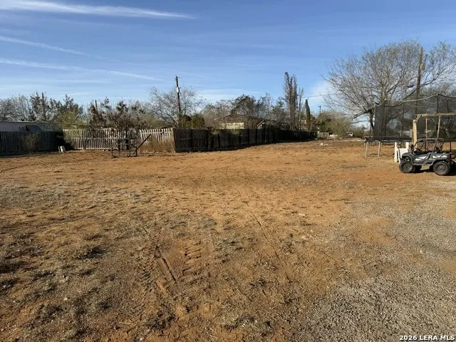 404 E Hugo Dilley, TX 78017