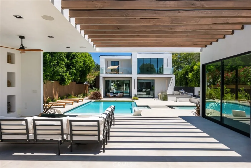 22930 Dolorosa Street