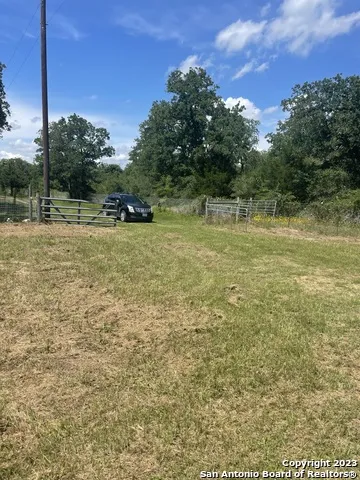 1130 Blacksmith Ln Weimar, TX 78962