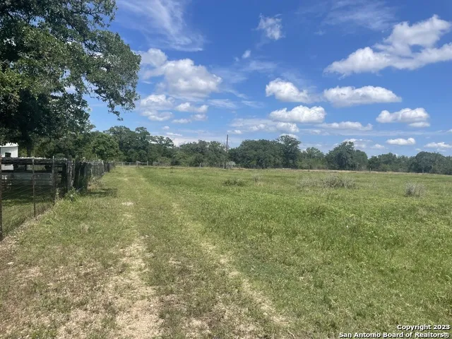 1130 Blacksmith Ln Weimar, TX 78962